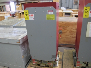 BREAKER, CIRCUIT TYPE, 1.2K AMP RATING, 4.16K VOLT RATING, 3 POLE. TYPE 5HK-350-1200. COMPLETE PART NUMBER C-35231-777-03(00)(34)(48) (W-44) LOADING & HANDLING FEE $15-